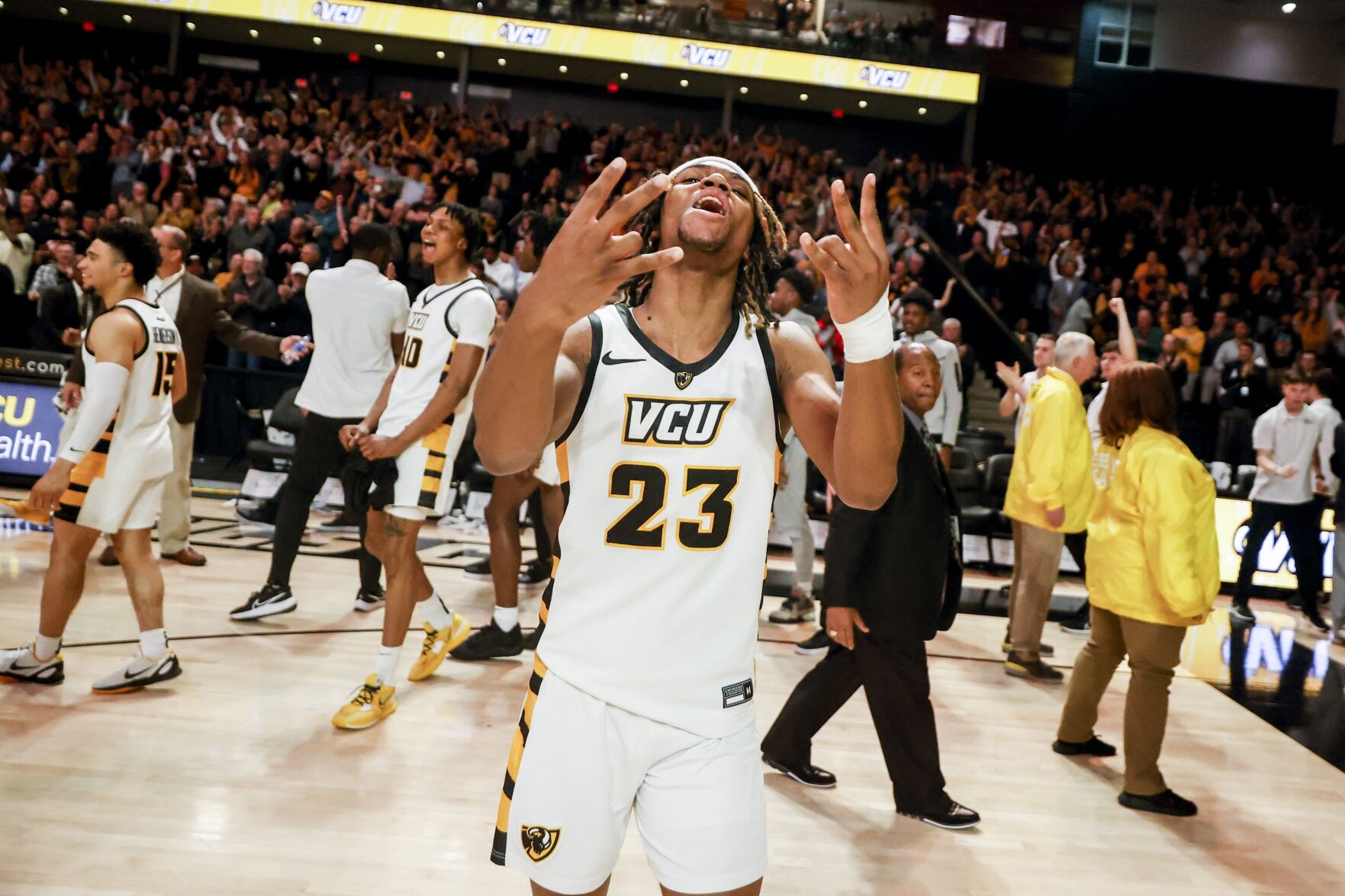 VCU fans send Rams to NCAA tournament in style