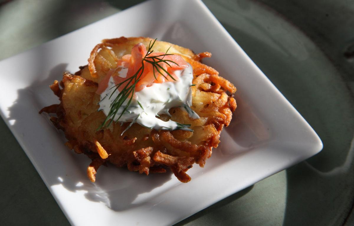 ENTG-HDY-HANUKKAH-LATKES-DE