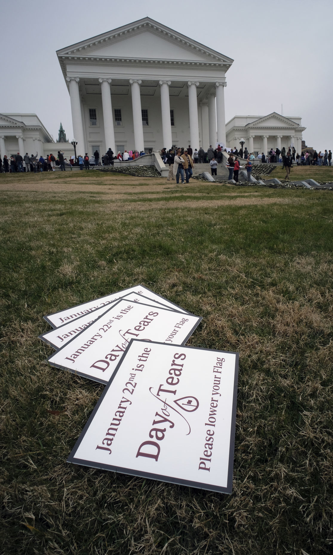 Hundreds rally outside Virginia Capitol to protest abortion legislation | General ...