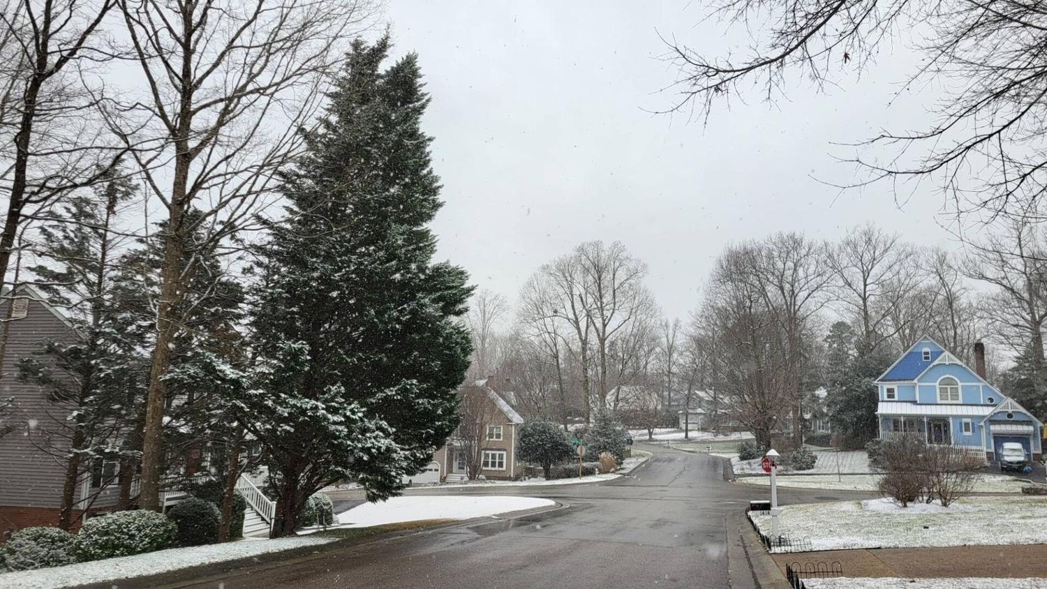 Snow moving away from Richmond, cold through the weekend