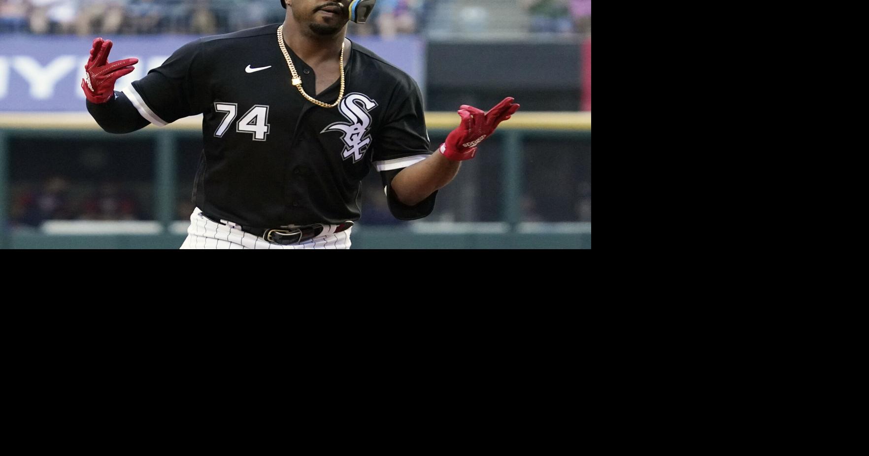 Eloy Jimenez: Oufielder dealing with another injury early in 2023