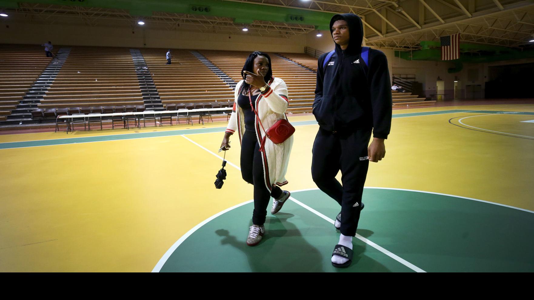 John Marshall S Isaiah Todd The Top Ranked High School