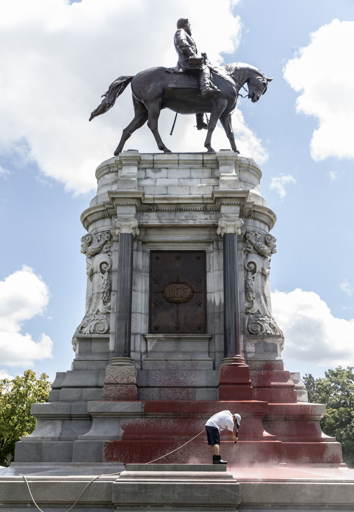 PHOTOS Lee statue on Monument Avenue vandalized Richmond Latest News