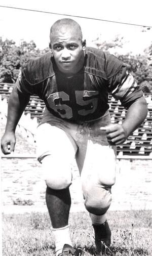 Willie Lanier unveils Hall of Fame plaque at Maggie Walker