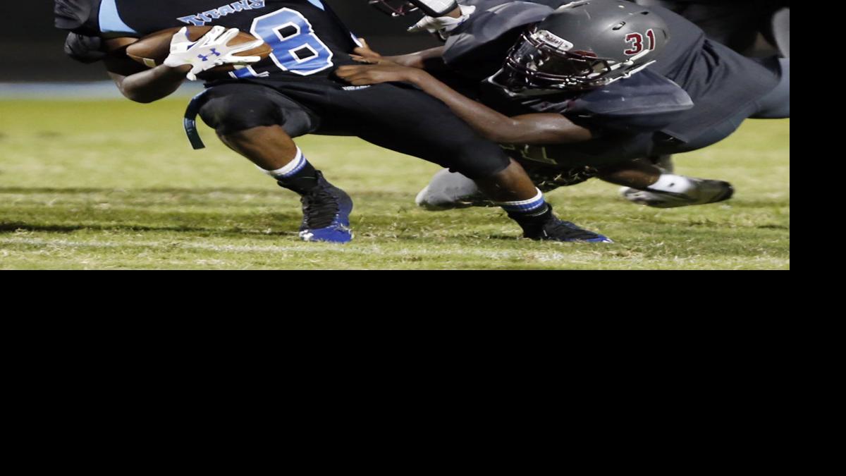 Cosby Overcomes Mistakes Escapes Thomas Dale 16 15 804 Varsity