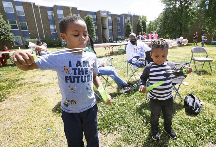 20210509_MET_HILL_AWE03