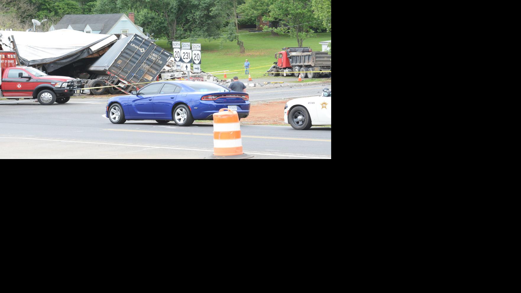 Photos Tractor Trailer Plows Into Orange County Convenience Store Crime News 8275