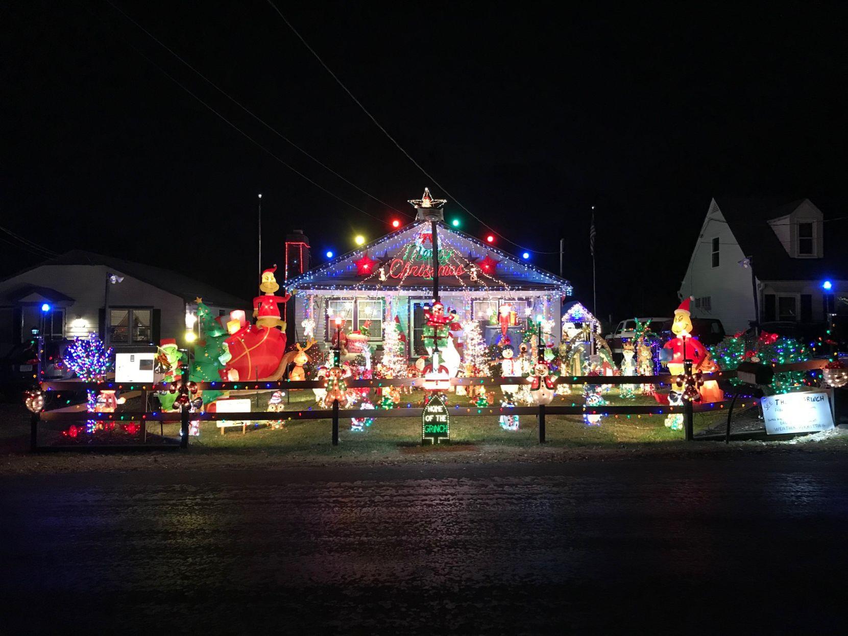 1411 Pennsylvania Ave The Live Grinch Rtd Tacky Lights Glen