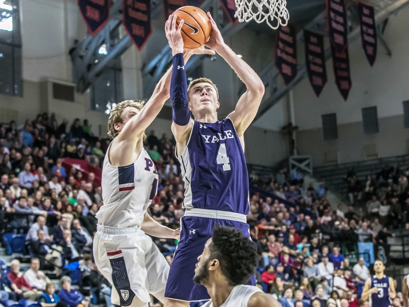 Injured Pitching Elbow Began Noah Yates Odd Odyssey From Yale Football To Ur Hoops University Of Richmond Richmond Com