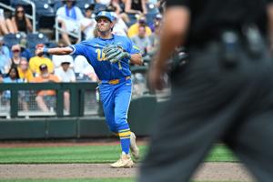Chicago White Sox select UCLA shortstop Roch Cholowsky at No. 1 in MLB Draft