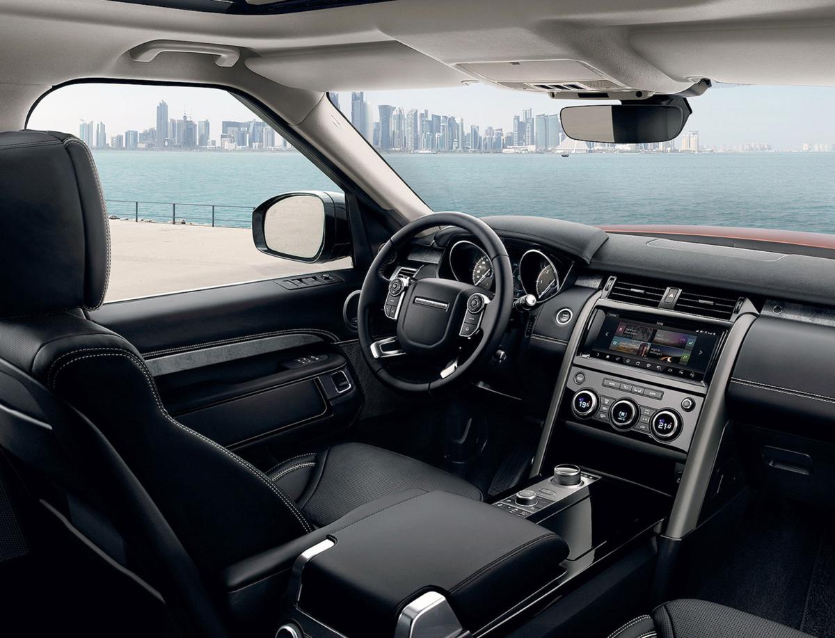 2019 Land Rover Discovery Richmond Drives Vehicle