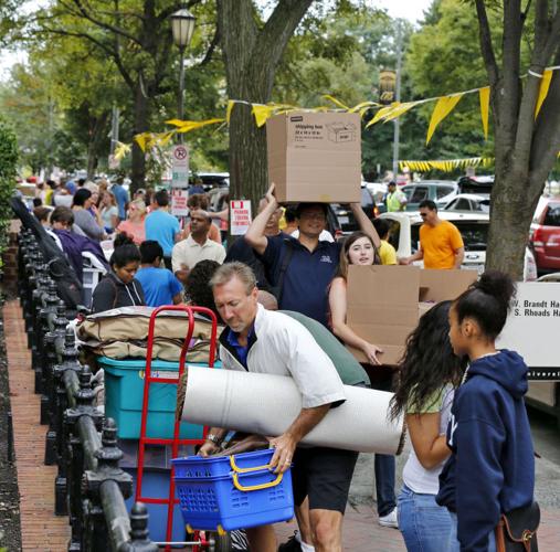 VCU freshman movein 3,600 students