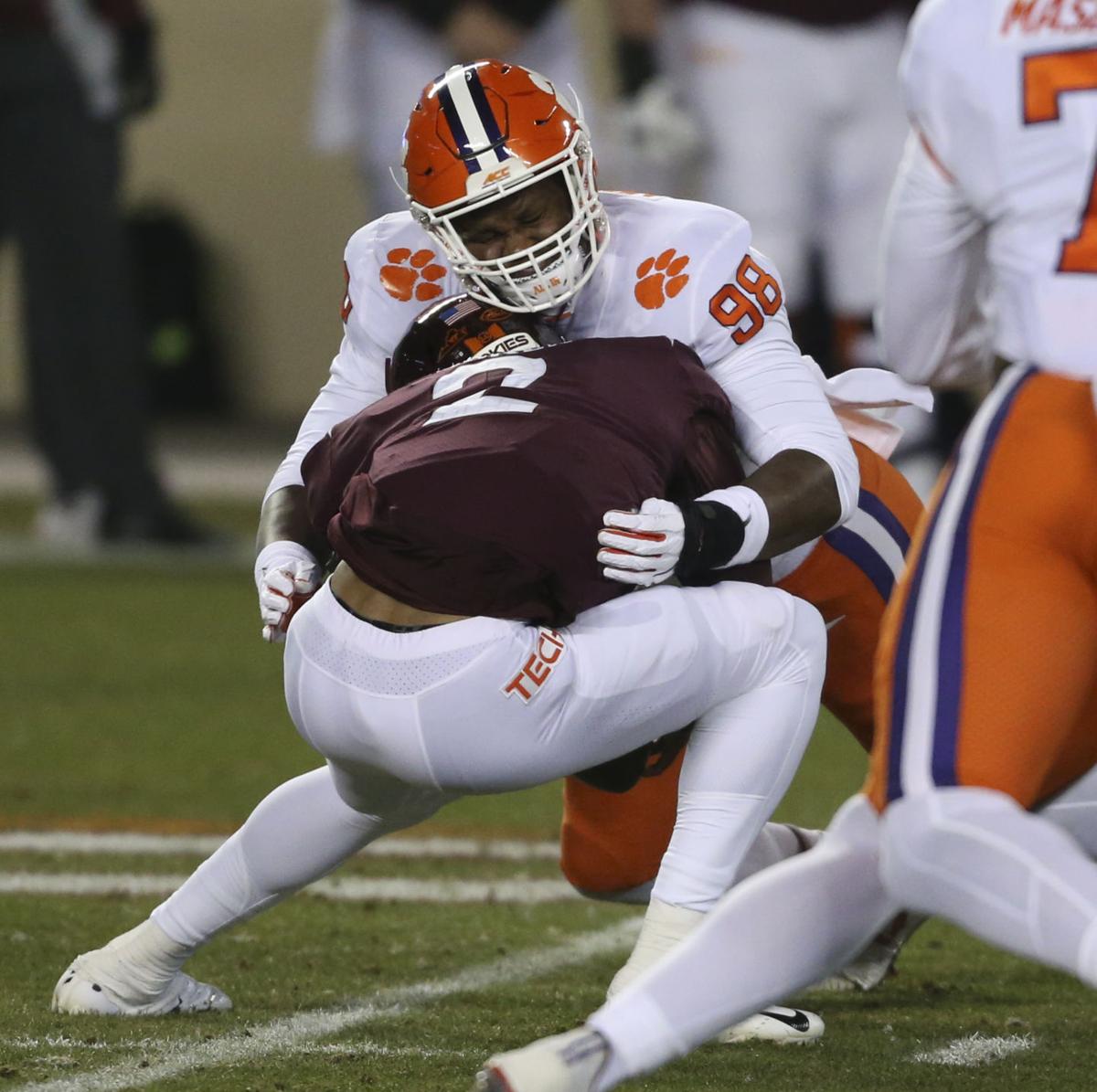Virginia Tech Quarterback Hendon Hooker Struggled With Cold Weather Against Clemson Not A Medical Condition College Sports Richmondcom