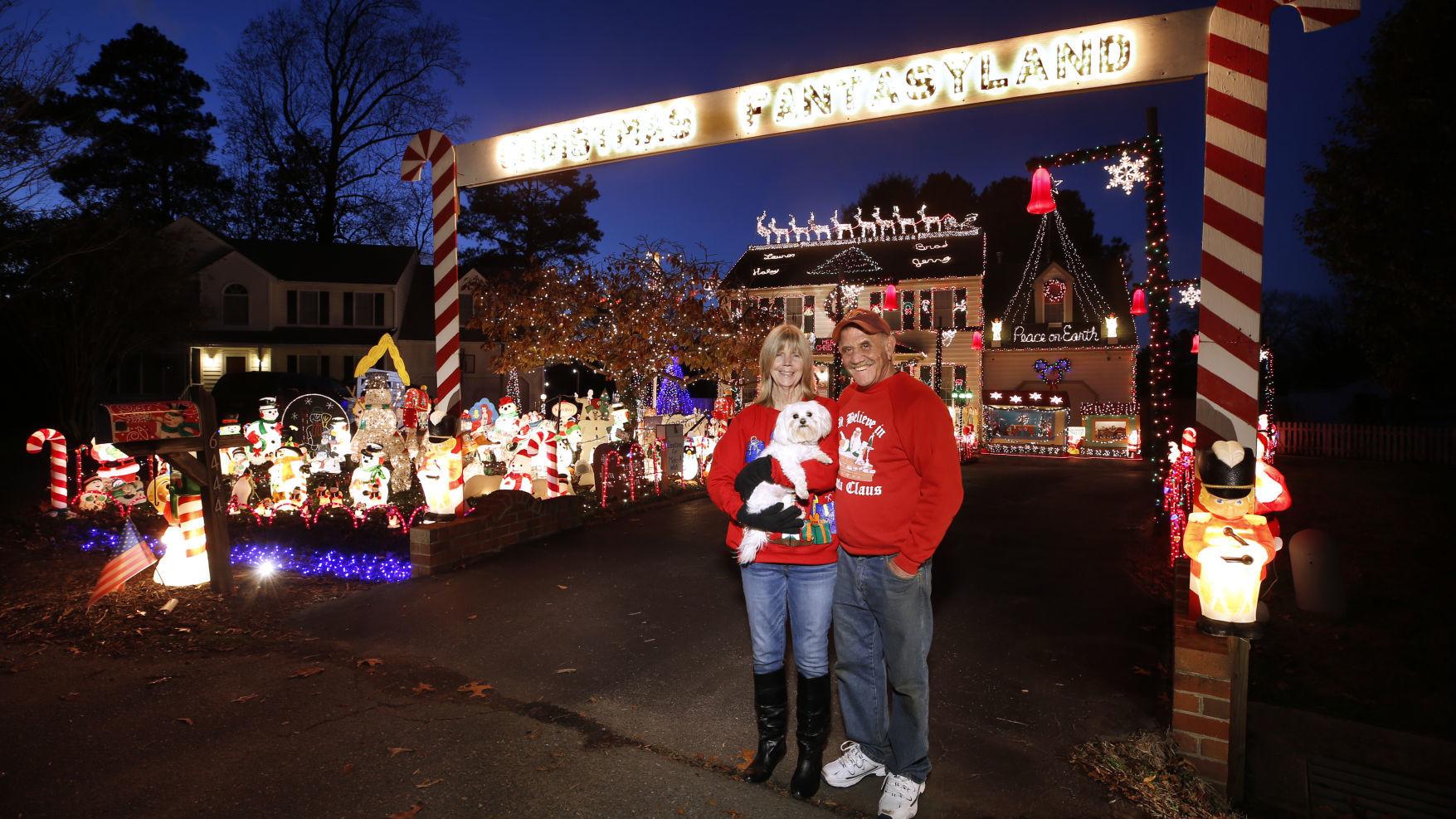 Christmas Fantasyland Shines Bright In Mechanicsville And How They Keep Those Reindeer On The Roof Rtd Tacky Lights Tour Richmond Com