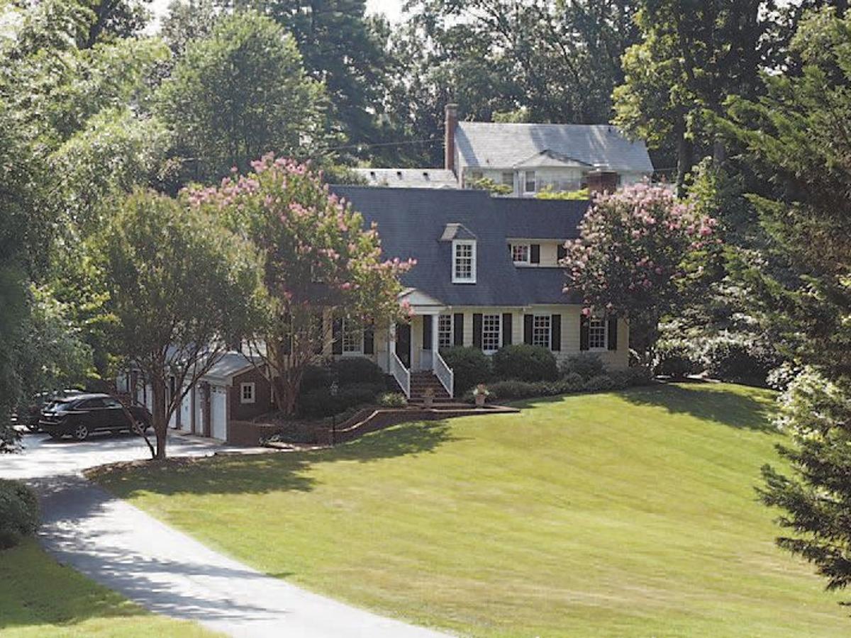 Tempsford Hills And Kennondale A Pair Of Midcentury Subdivisions Offers A Delightful Mix Of Architectural Styles Richmond Neighborhoods Richmond Com