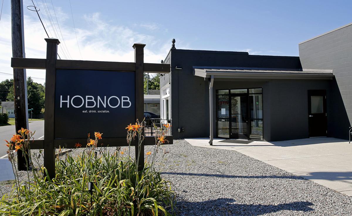 PHOTOS HOBNOB Restaurant in Lakeside