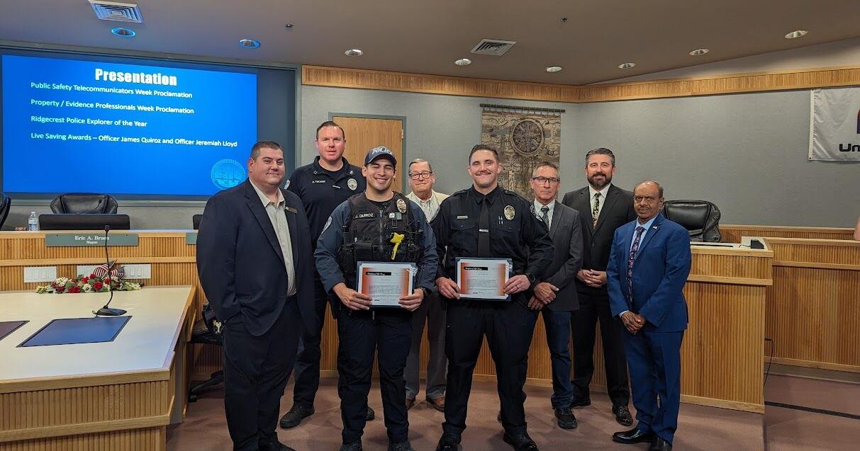 Two officers presented with Life Saving Awards - Vimarsana News