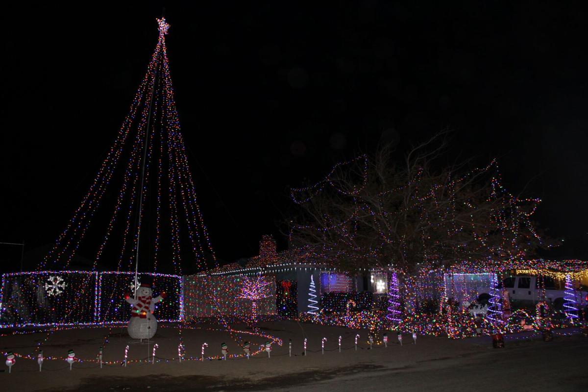 Ridgecrest Ca Christmas Lights 2022 Holiday Spirit Revealed In Christmas Light Displays | News |  Ridgecrestca.com