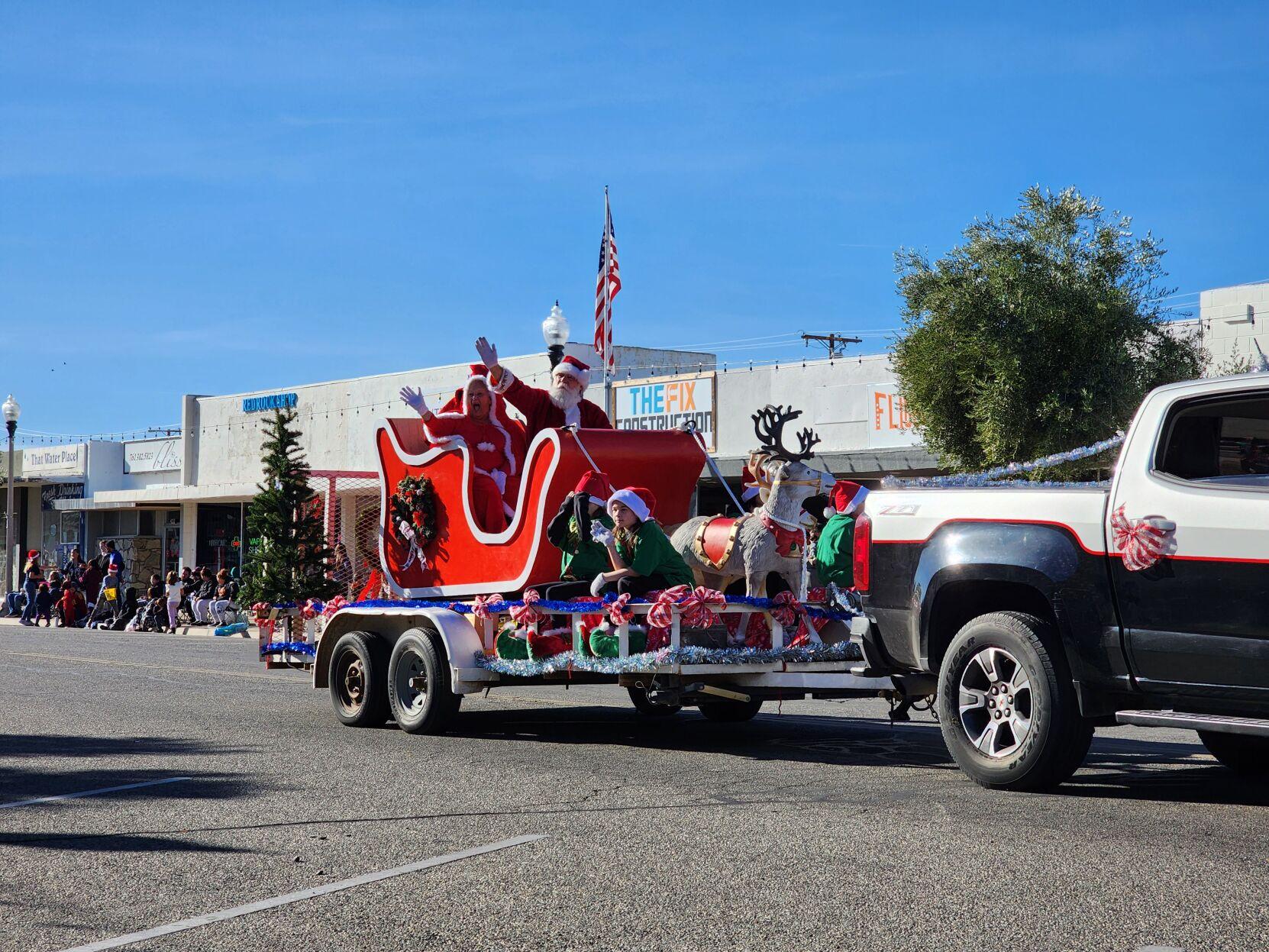 Christmas parade entries News