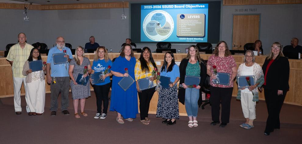 SSUSD school board honors volunteers at meeting