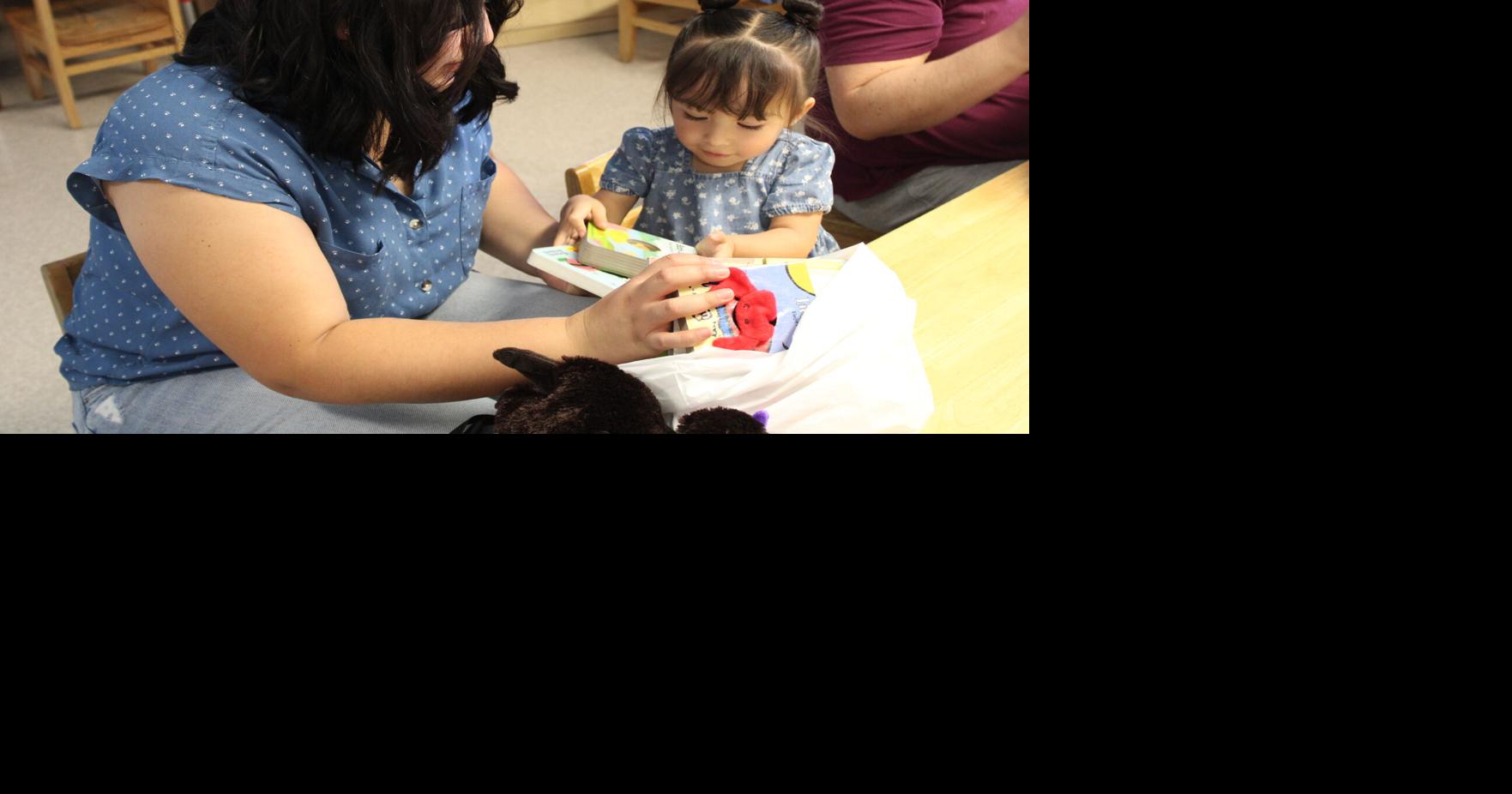 Leadership program gives kids the gift of reading at the Oasis Family ...