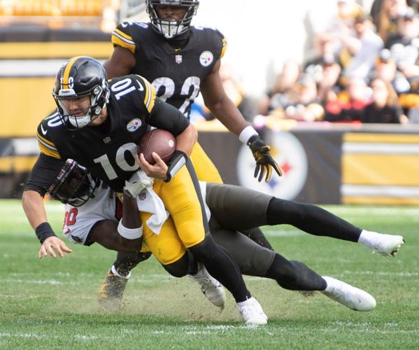 Steelers stun Brady, Bucs 20-18