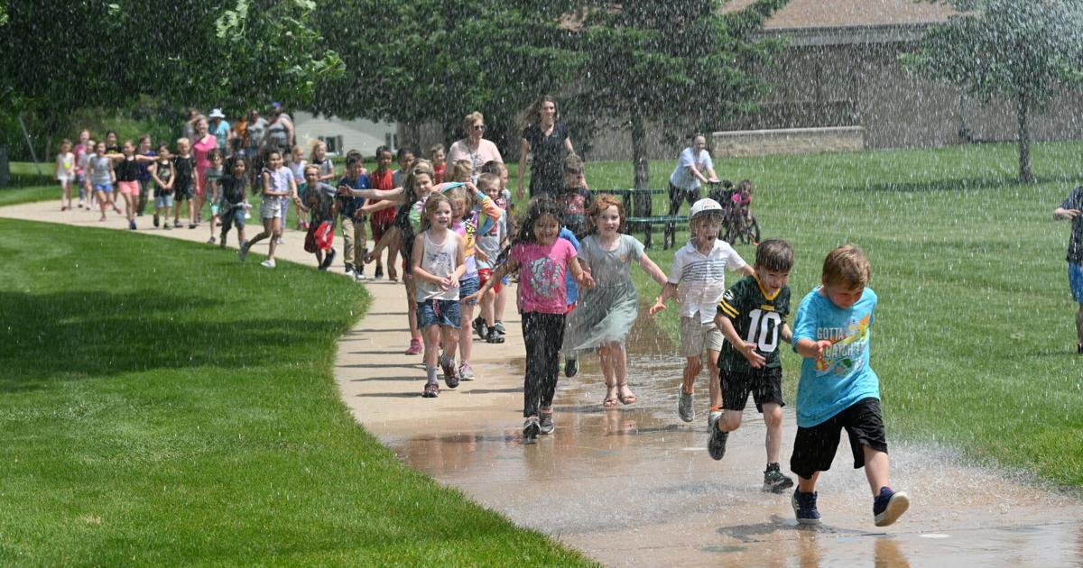 Repon Vi School’s out for the summer: Murray Park, Barlow Park elementary ...