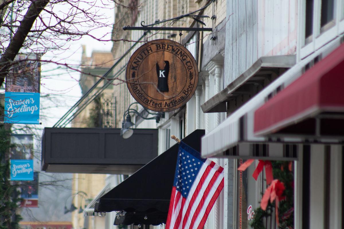 PHOTOS Fortifi Bank takes over downtown Ripon; gives 1,000 to fuel local shopping