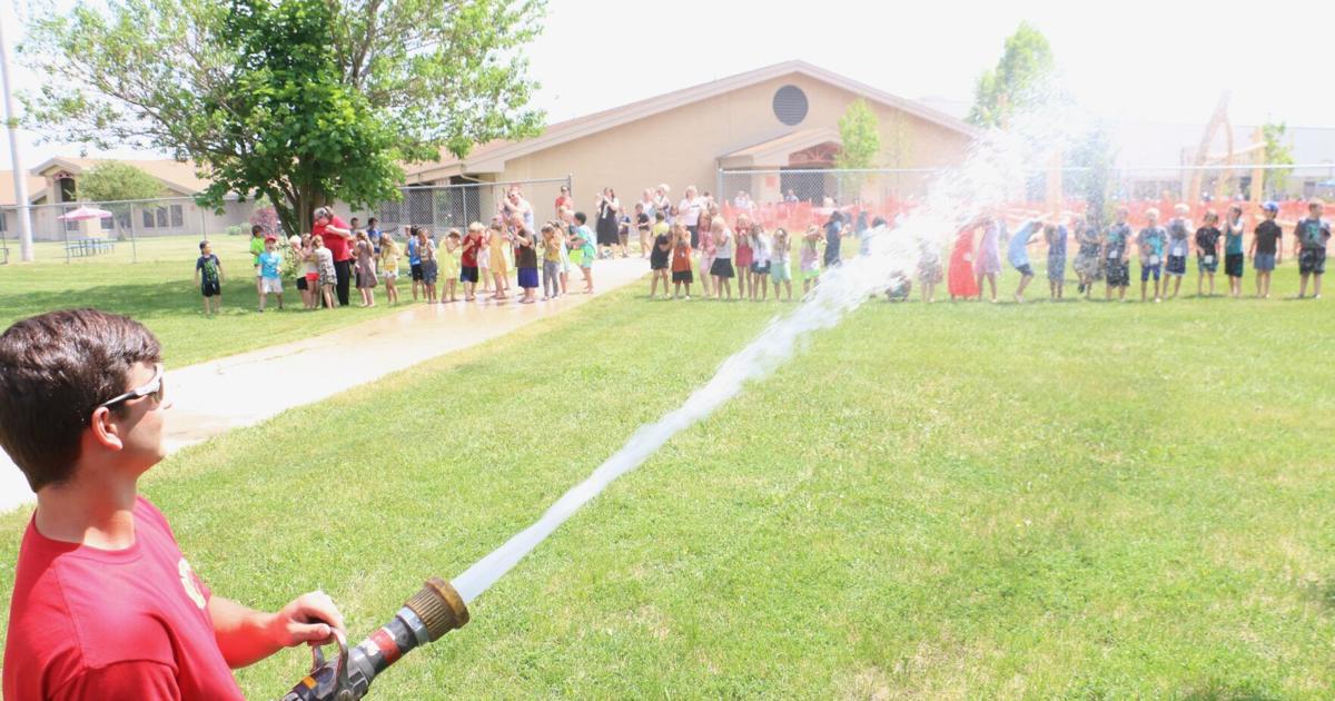 Repon Vi Having a blast at Barlow Park: School holds end of the year carnival ...