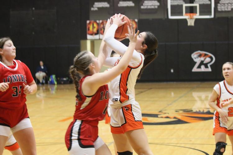 Lomira Girls Basketball Completes Perfect Week with Conference Win Over Springs