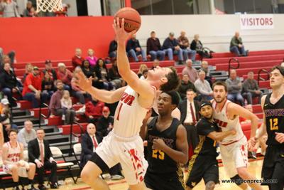 Streaking Into The Tournament Rc Men Defeat Knox For Ninth
