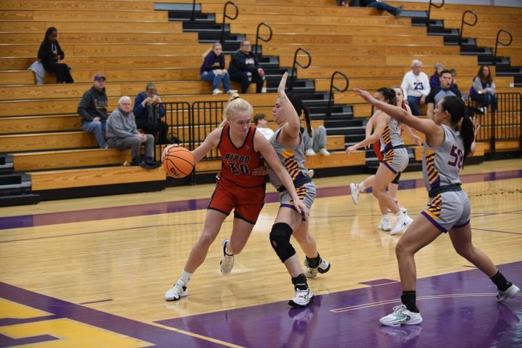 Ripon College women's basketball team uses big run to extinguish