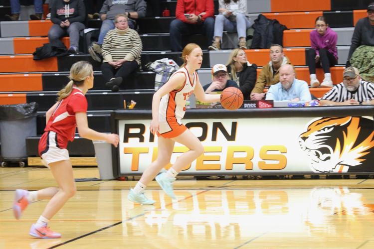 Lomira Volleyball Battles Through Tough Week of Conference Play