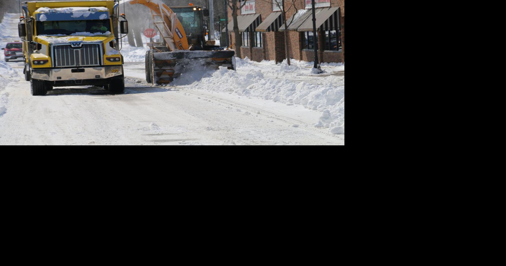 Ripon & Green Lake Dig Out: Crews Battle Heavy Snowstorm
