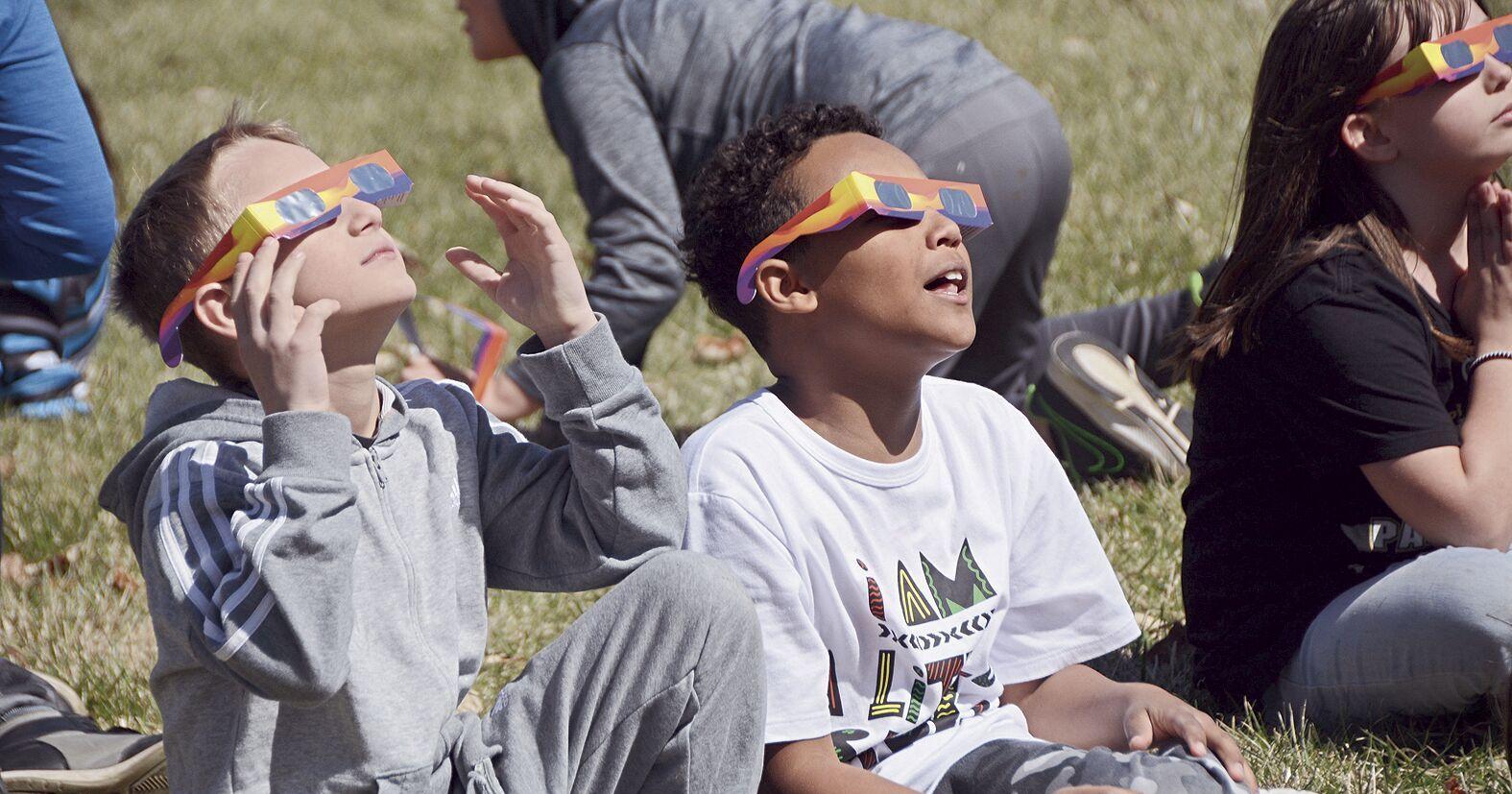 Eye on the sky: Riponites take in solar eclipse - Vimarsana News