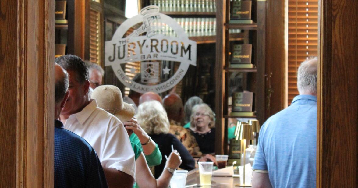 Town Square hosts acoustic musician Brandon Hawke for Unplug & Unwind event