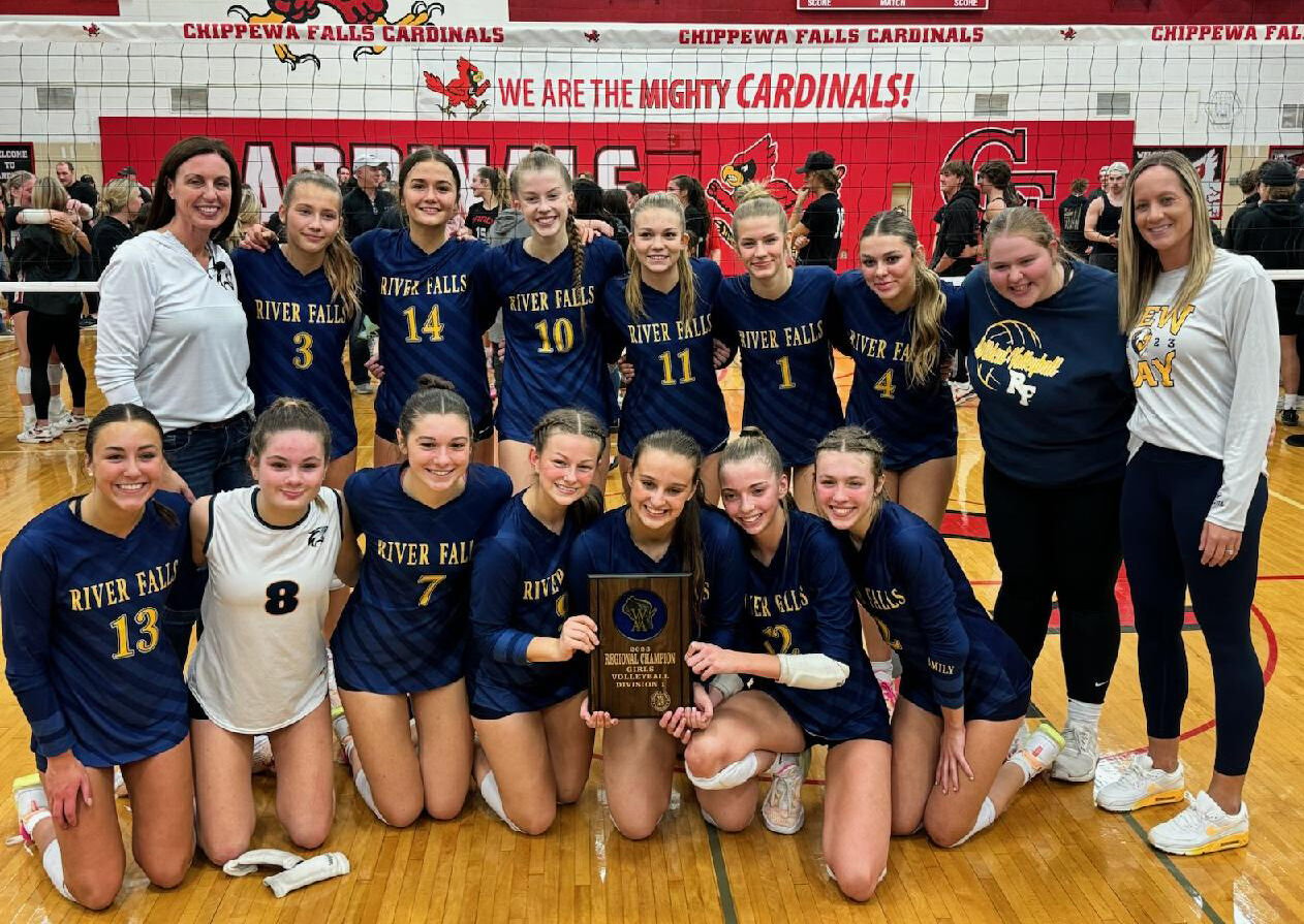 Volleyball River Falls knocks off Chippewa for regional title 11