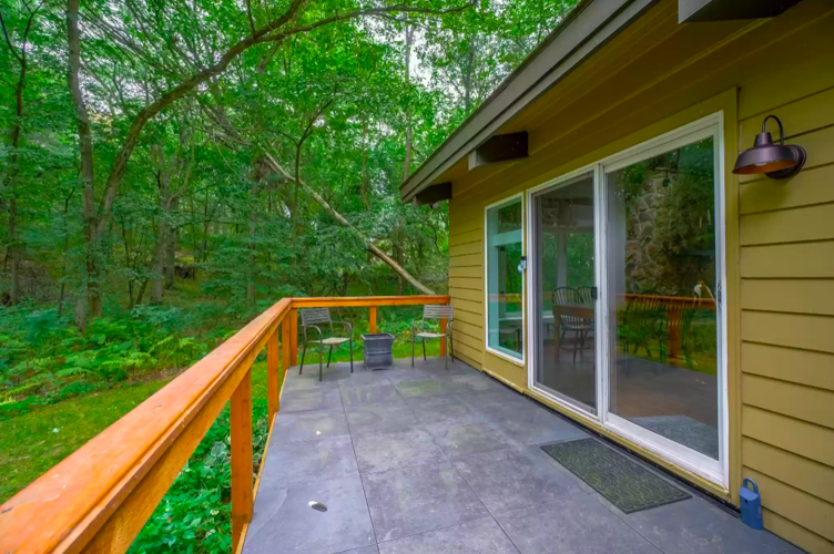 PHOTOS Beautifully updated house on St. Croix River for sale Real