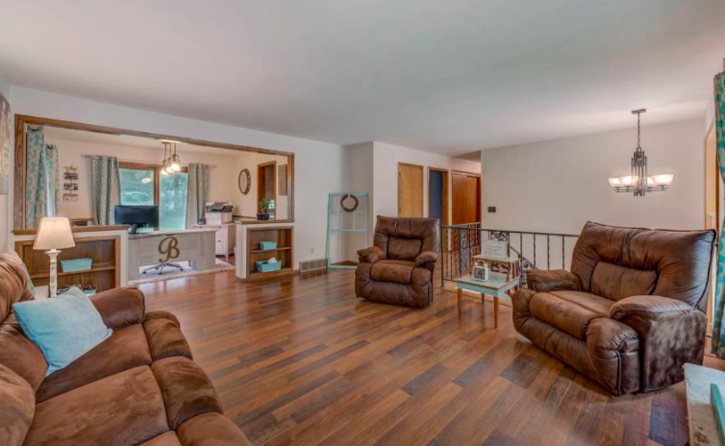 PHOTOS River Falls, Wis. houses for sale Business