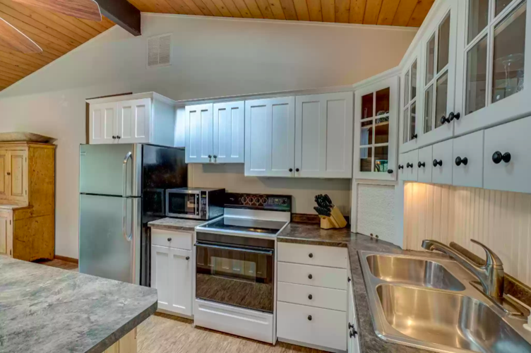 PHOTOS Beautifully updated house on St. Croix River for sale Real