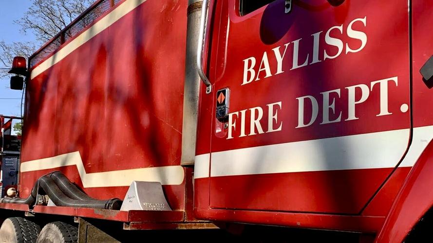 London & Bayliss Fire Departments extinguish grass fire threatening