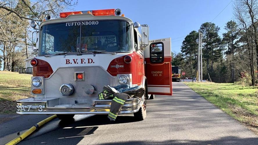 London & Bayliss Fire Departments extinguish grass fire threatening