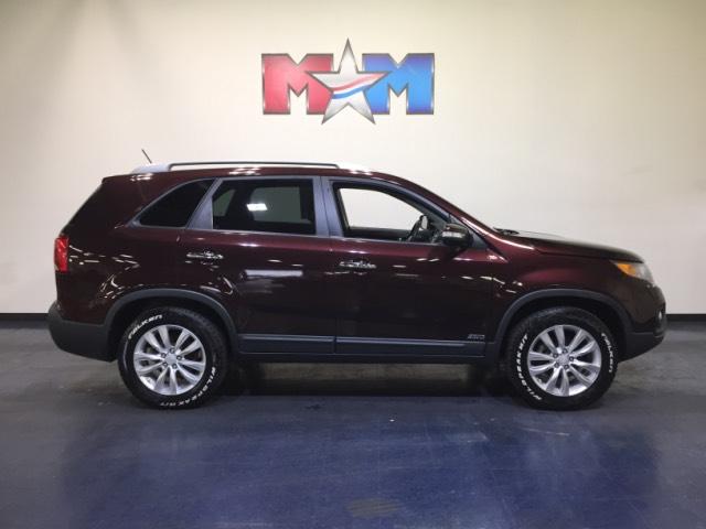 2011 Dark Cherry Kia Sorento