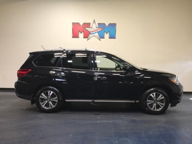 2017 black nissan pathfinder