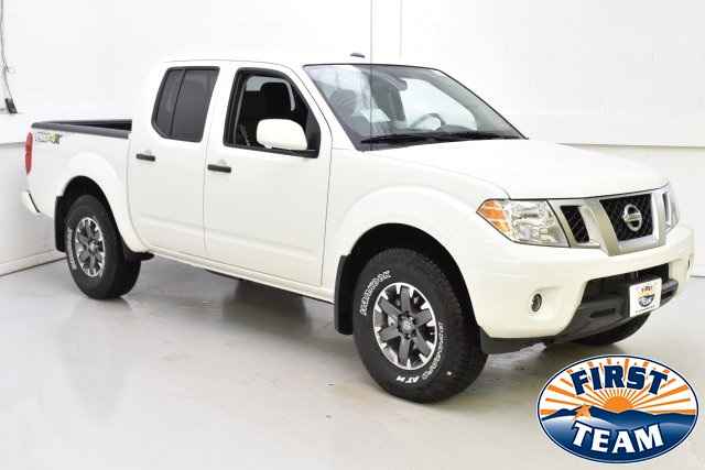 2019 white nissan frontier