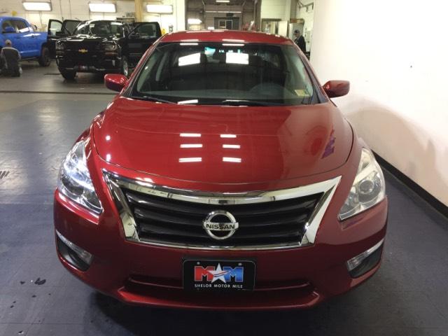 2015 nissan altima cayenne red