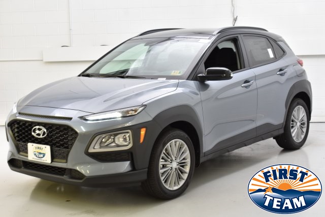 2018 Silver / Black Hyundai Kona