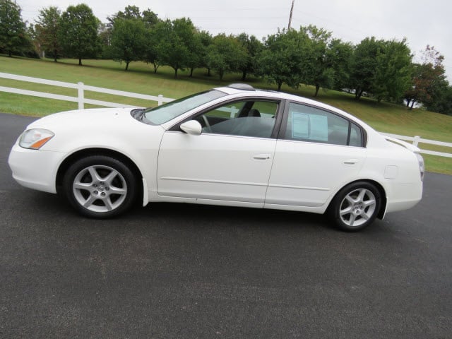 2003 nissan altima white