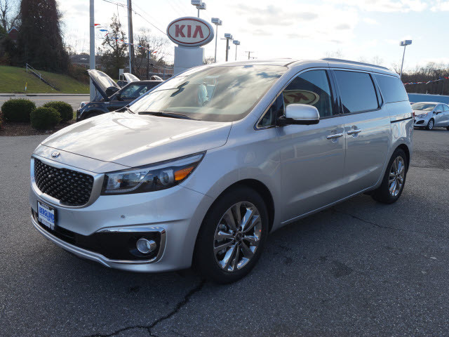 2015 Silver Kia Sedona