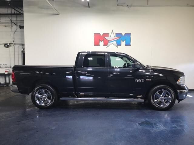 17 Brilliant Black Crystal Pearlcoat Ram 1500